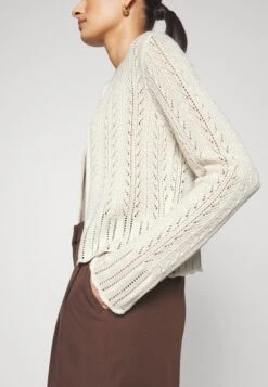 Anna Field Pointelle Bolero - Gilet - Offwhite -Anna Field Soldes Boutique 00dfbc3c855b4716be91de3edb1a87a3