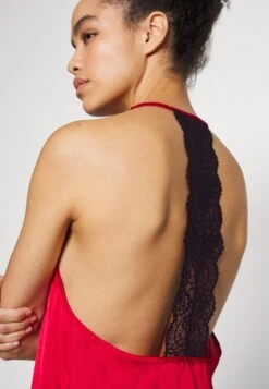 Anna Field 4 Piece Gift Set - Pyjama - Black/Red 23 Anna Field 4 Piece Gift Set - Pyjama - Black/Red -Anna Field Soldes Boutique 10245431343b4a308e71236086d68fb8