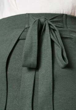 Anna Field Basic Wrap Over Midi Skirt - Jupe Trapèze - Light Green 15 Anna Field Basic Wrap Over Midi Skirt - Jupe Trapèze - Light Green -Anna Field Soldes Boutique 171a2079f44848fe88272f7a0793ac84