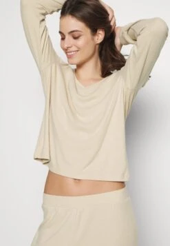 Anna Field Pyjama - Off-White 13 Anna Field Pyjama - Off-White -Anna Field Soldes Boutique 1f950543f22a49e99e0bf827dcb85ca5