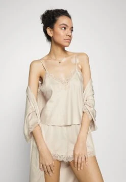 Anna Field Chemise De Nuit / Nuisette - Off-White -Anna Field Soldes Boutique 3b4ee8f7d3164ffeba0a90b5bb9a954f