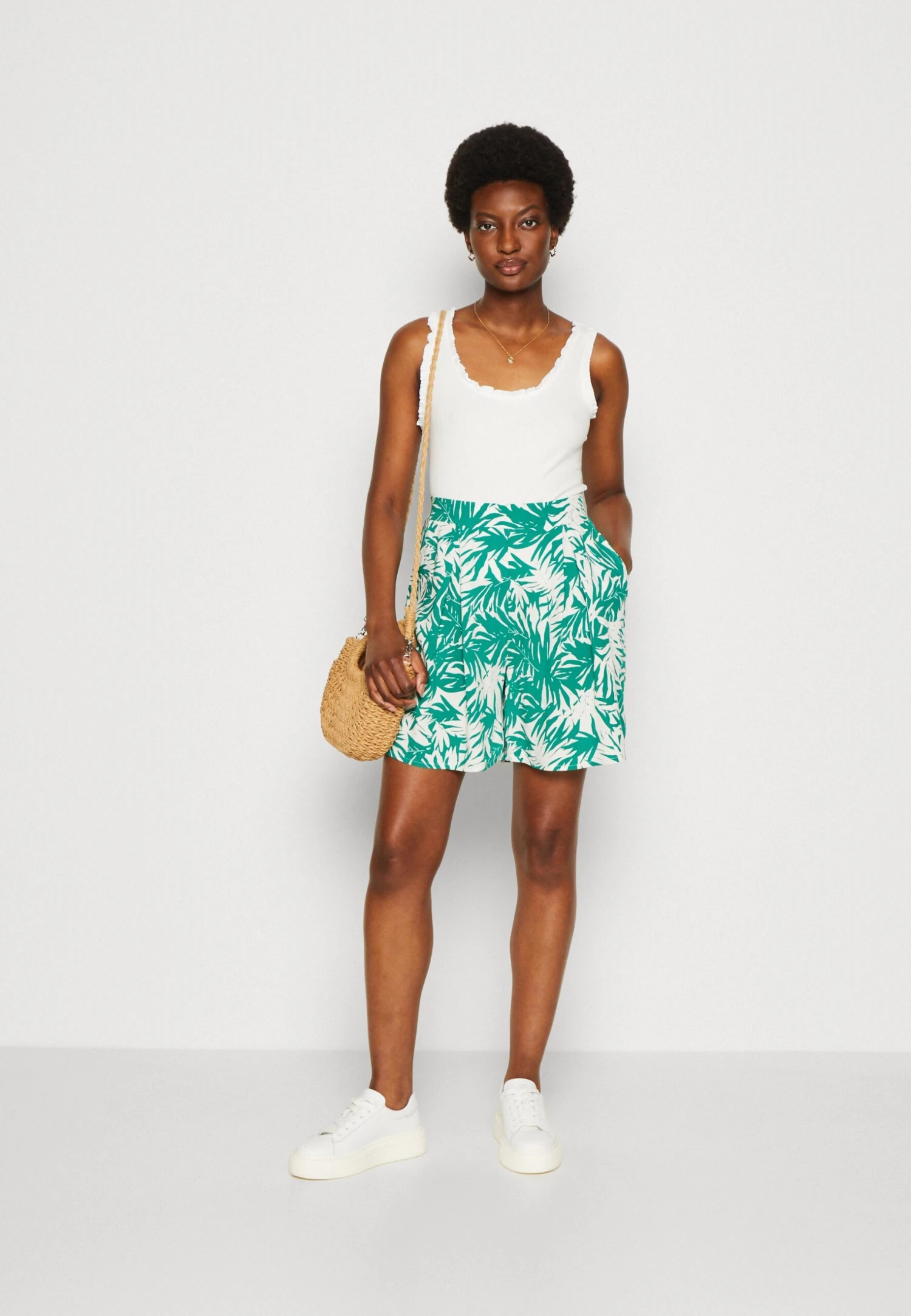 Anna Field Short - Green/Off White 4 Anna Field Short - Green/Off White – Image 2
