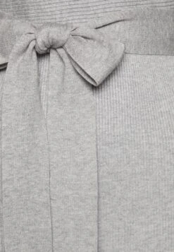 Anna Field Wrap V Ausschnitt Mini Strickkleid Mit Gürtel - Robe Fourreau - Mottled Grey -Anna Field Soldes Boutique 68d56446f168416394635ca9462d93a4