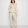 Anna Field Pyjama - Off-White 1 Anna Field Pyjama - Off-White -Anna Field Soldes Boutique 7196bcd265194d36b884317d7fef07c6