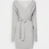 Anna Field Wrap V Ausschnitt Mini Strickkleid Mit Gürtel - Robe Fourreau - Mottled Grey -Anna Field Soldes Boutique 7ddf17662b834b77bea3cb9fd894cf4c