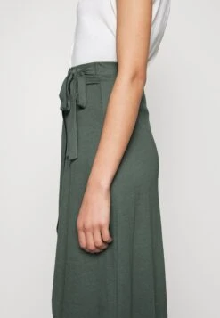 Anna Field Basic Wrap Over Midi Skirt - Jupe Trapèze - Light Green 13 Anna Field Basic Wrap Over Midi Skirt - Jupe Trapèze - Light Green -Anna Field Soldes Boutique 9c1cdeaf760049968f1b7378bb6bed8a