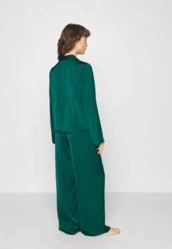 Anna Field Gift Box Pj Set - Pyjama - Green -Anna Field Soldes Boutique a667a230e1e0450db65306711a2d6272