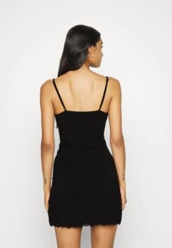 Anna Field 2 Pack - Chemise De Nuit / Nuisette - Black/Grey 10 Anna Field 2 Pack - Chemise De Nuit / Nuisette - Black/Grey -Anna Field Soldes Boutique b8dcbfa7a9e3446889fa9552380b0319