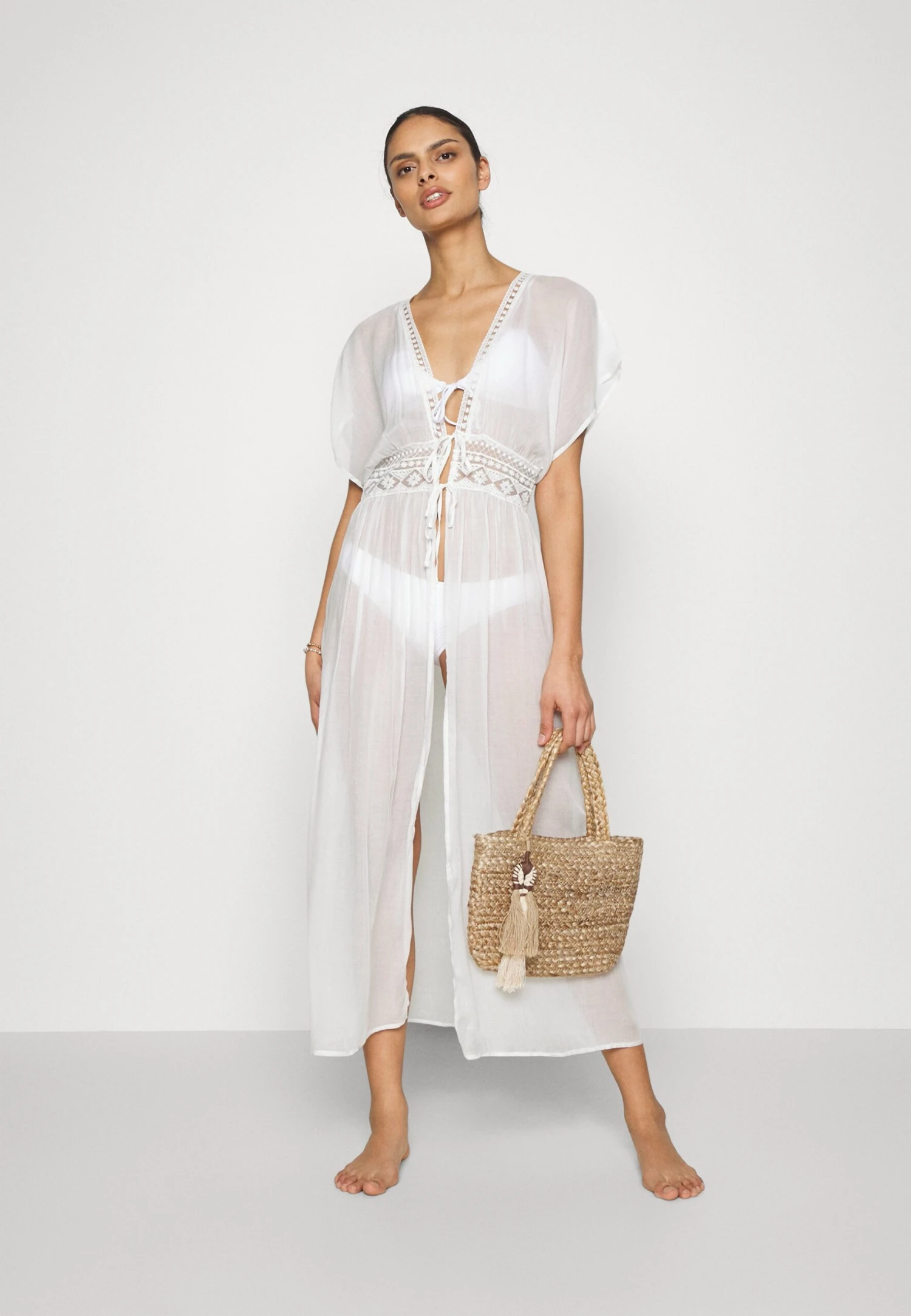 Anna Field Embroidered Cover Up / 802 - Black - Accessoire De Plage - 001 - White 4 Anna Field Embroidered Cover Up / 802 - Black - Accessoire De Plage - 001 - White – Image 2