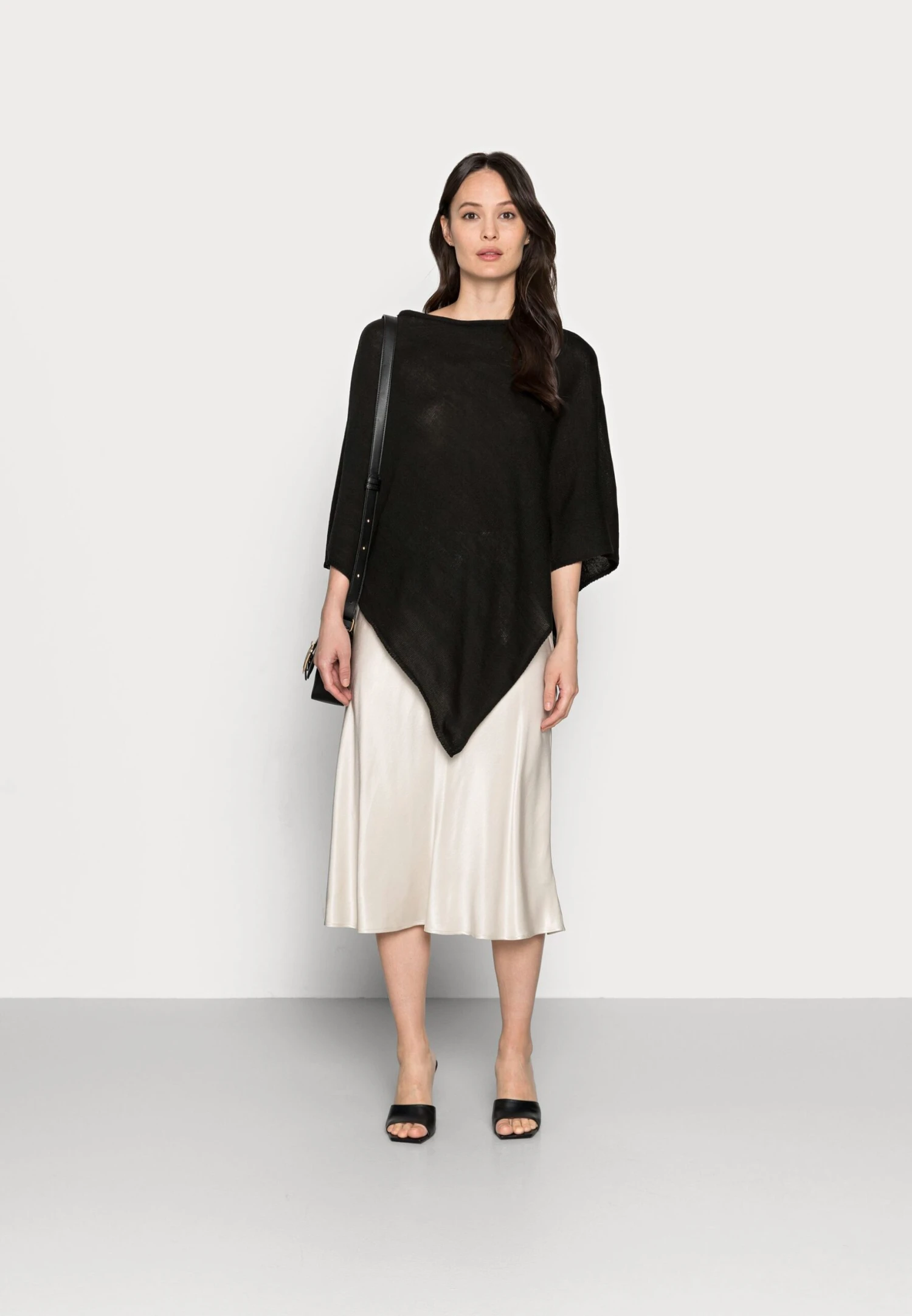 Anna Field Cape - Black 4 Anna Field Cape - Black â Image 2