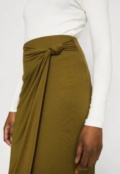 Anna Field Front Knot Midi Skirt - Jupe Crayon - Khaki 13 Anna Field Front Knot Midi Skirt - Jupe Crayon - Khaki -Anna Field Soldes Boutique d576750e077445fb85b1a7e2454a7d44