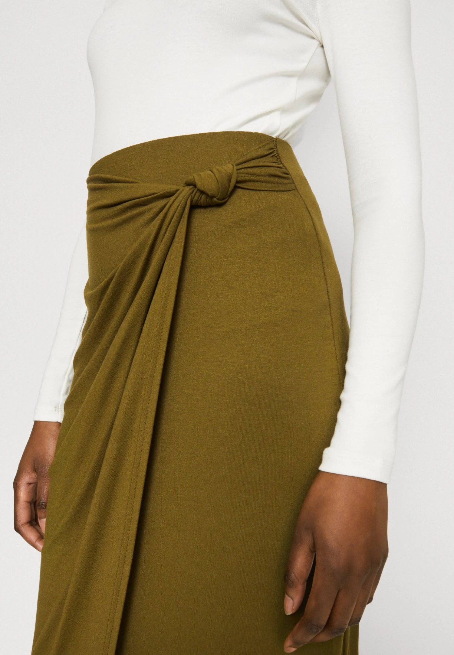 Anna Field Front Knot Midi Skirt - Jupe Crayon - Khaki 8 Anna Field Front Knot Midi Skirt - Jupe Crayon - Khaki – Image 6