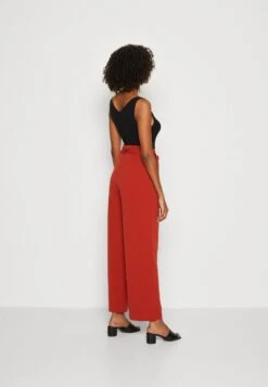 Anna Field Pantalon Classique - Dark Red -Anna Field Soldes Boutique d7626289b75b4f48bb6345a2c687881f